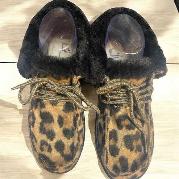 Hey Dudes, leopard print w/ faux fur, size 7 - Picture 1 of 6